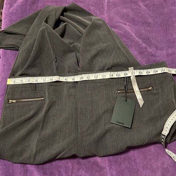 NWT size 22T Avenue grey slacks with zippered front pockets - Picture 11 of 12